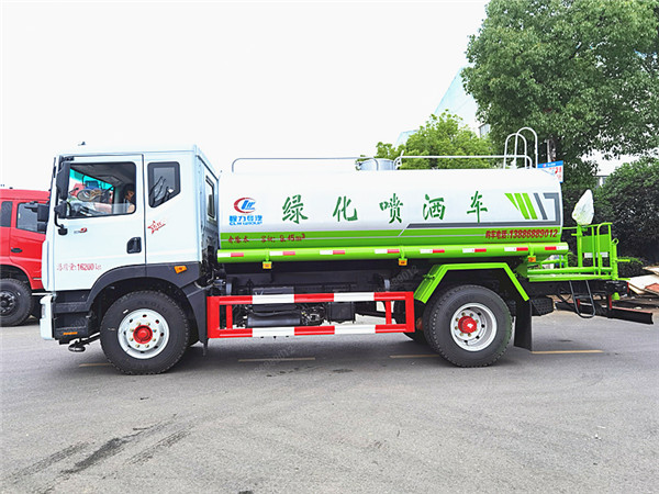 12噸東風(fēng)多利卡D9灑水車